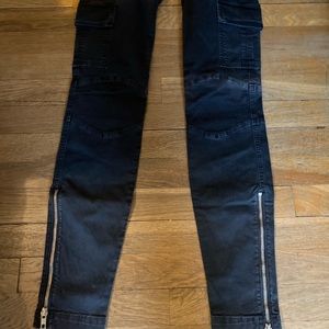 J Brand Maverick skinny zip cargo jeans. Zip pockets-faded black size 26. NWT